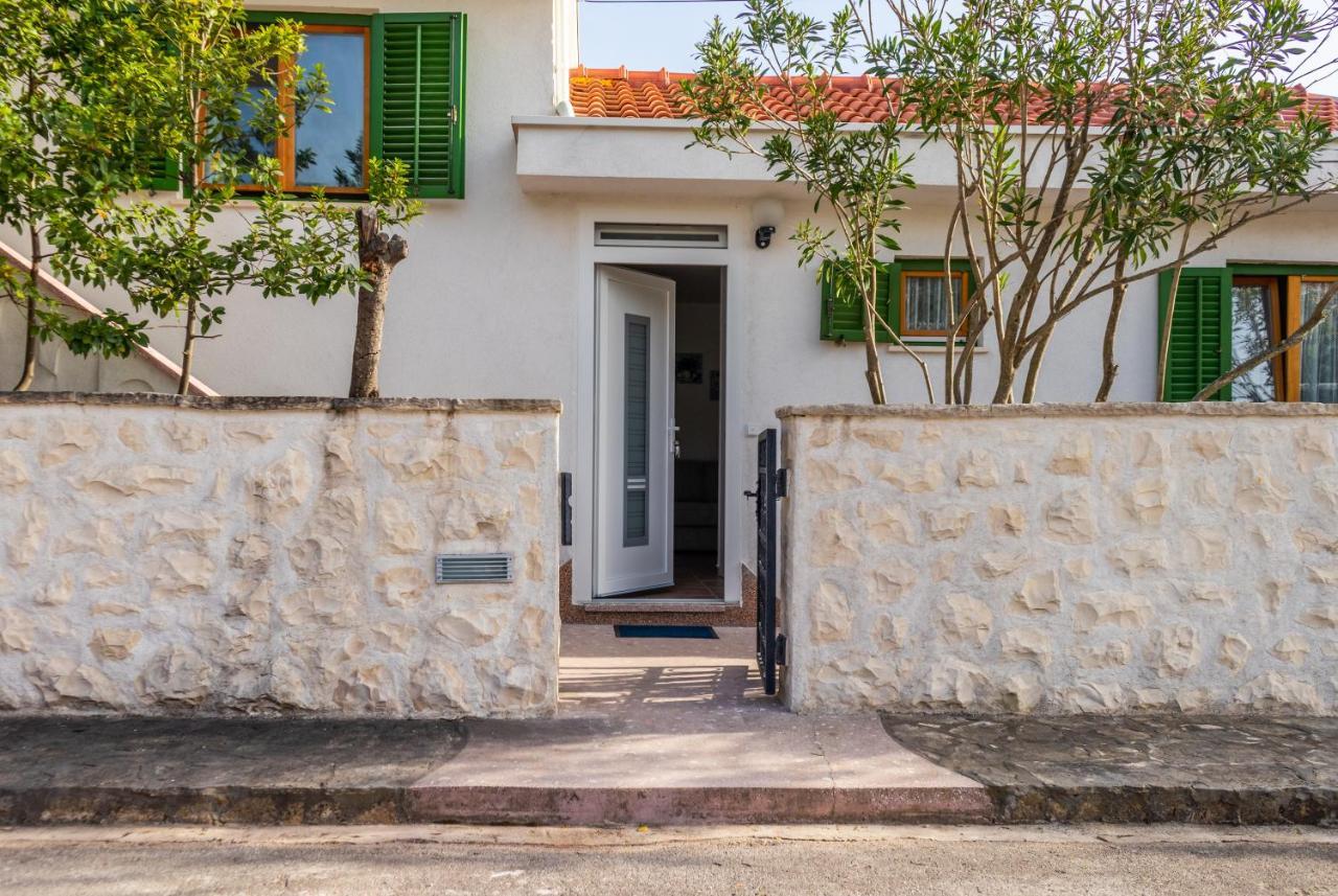 Apartments Summer Touch Petrcane Exterior foto