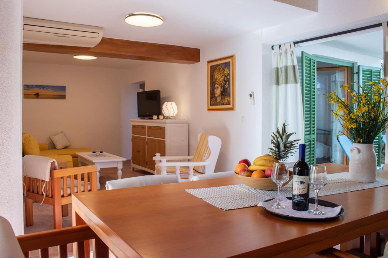 Apartments Summer Touch Petrcane Exterior foto